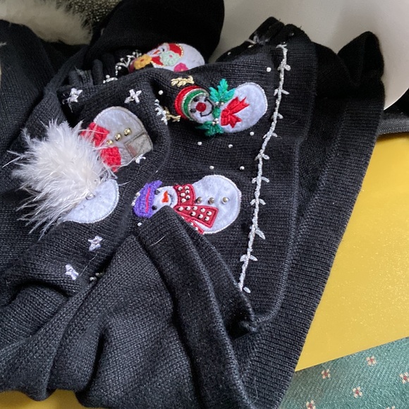 BP design sweater with snowmen & feathers with snaps In like new condition - Picture 12 of 12